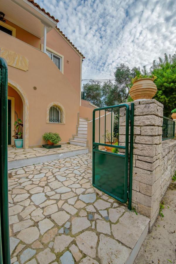 Villa Yiotta Kalodhikatika エクステリア 写真