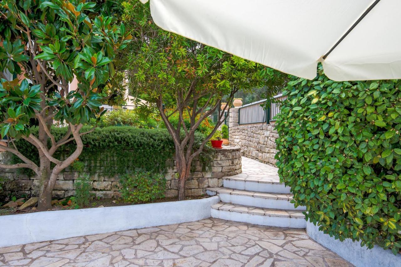 Villa Yiotta Kalodhikatika エクステリア 写真